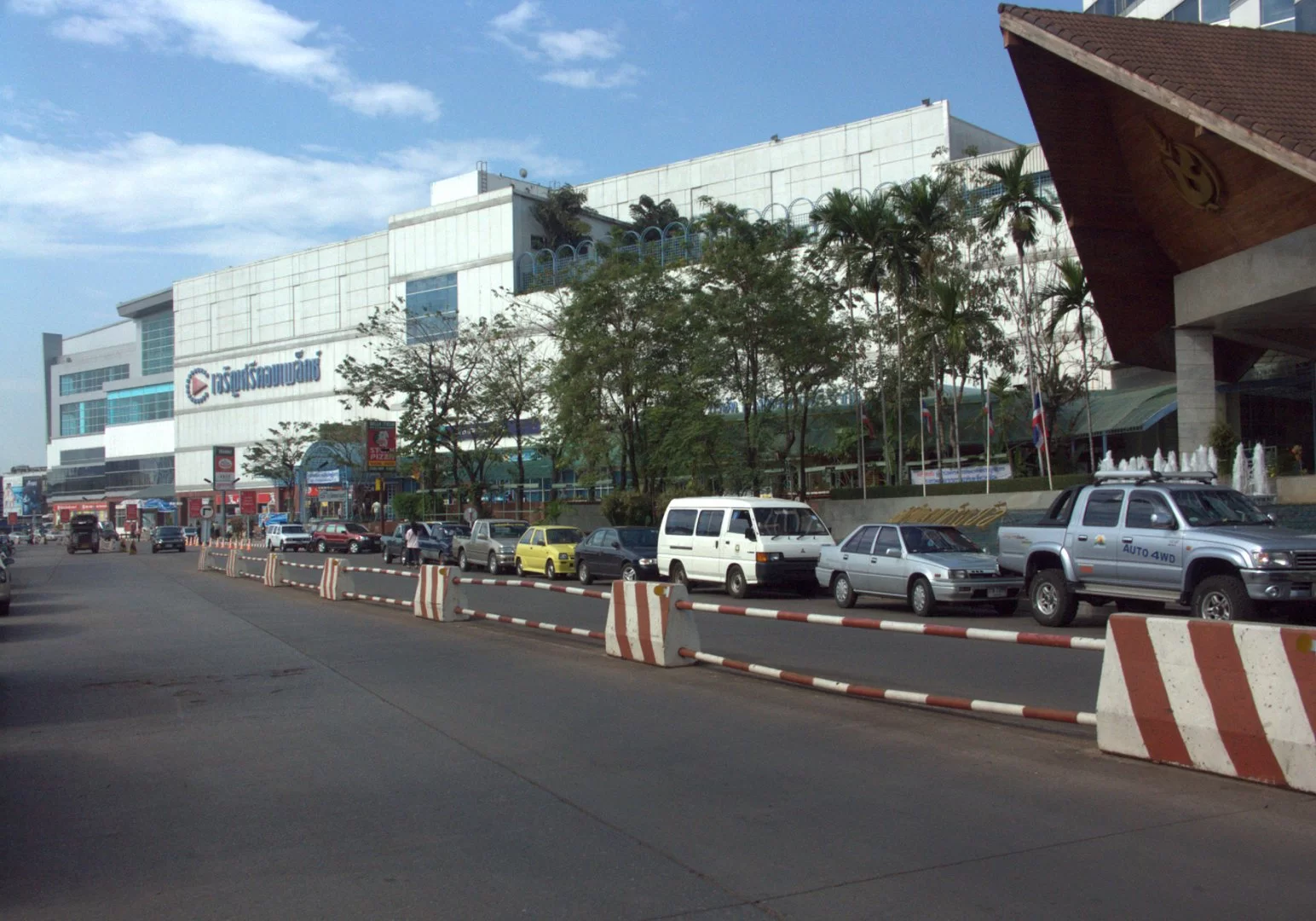 06-062 Robinson Udorn.jpg 06-062 Robinson Udorn.jpg
