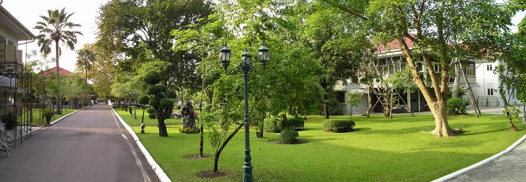 1280px-Vimanmek_mansion.webp