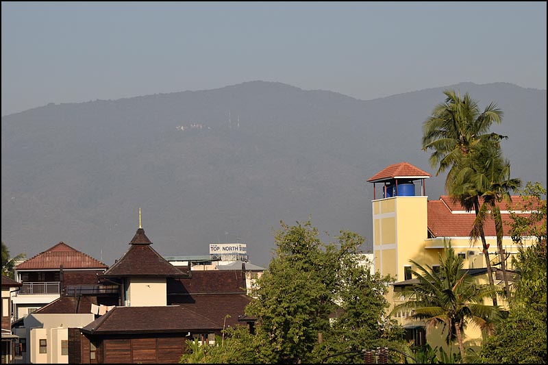 15-0463 Morgon över Doi Suthep CHM.jpg