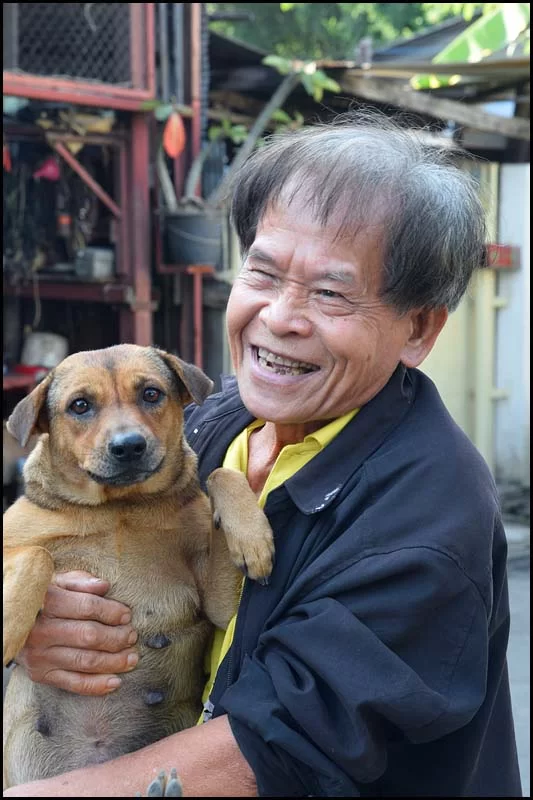 18-2212 Man med hund CHM.webp