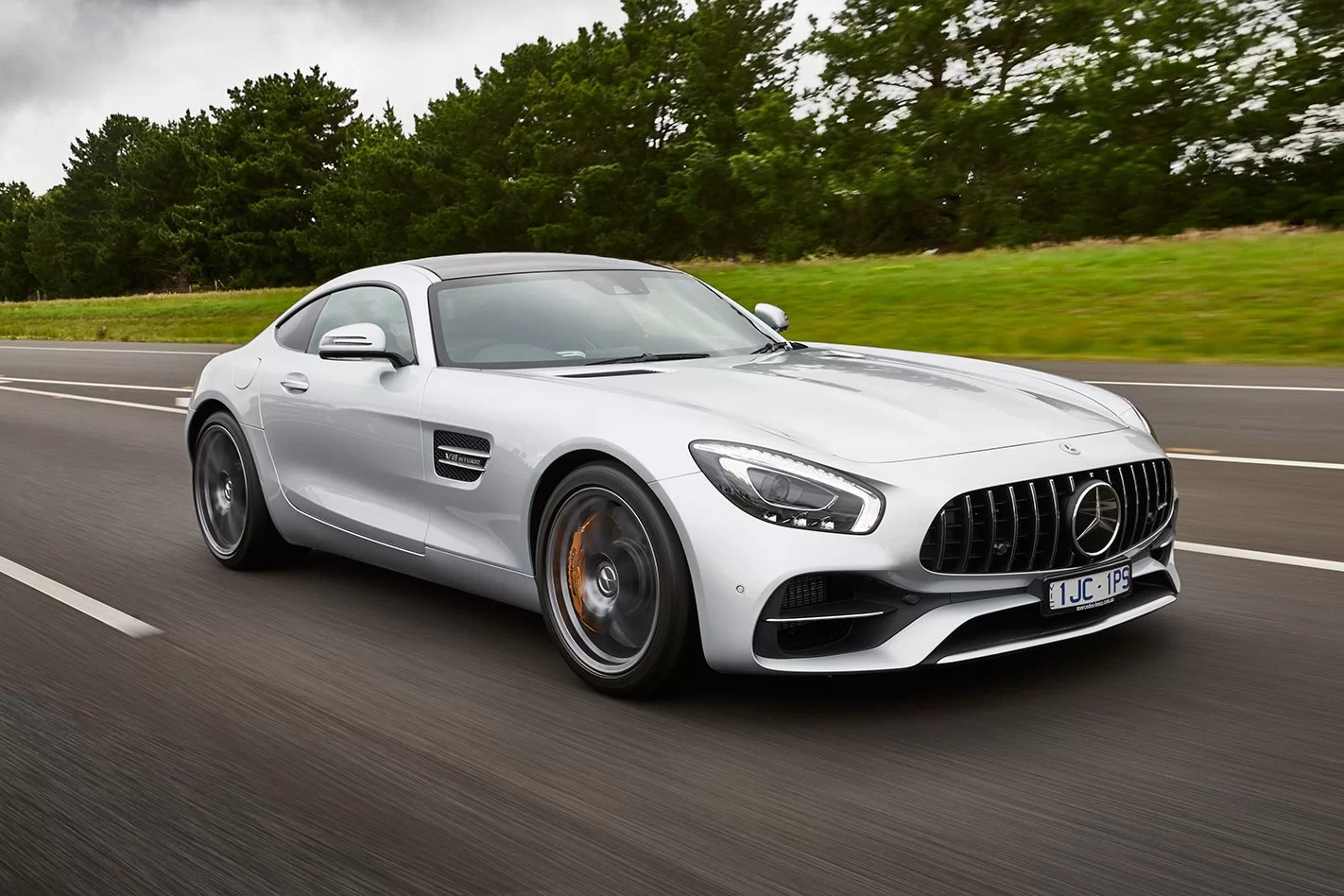 2017-Mercedes-AMG-GT-S.webp