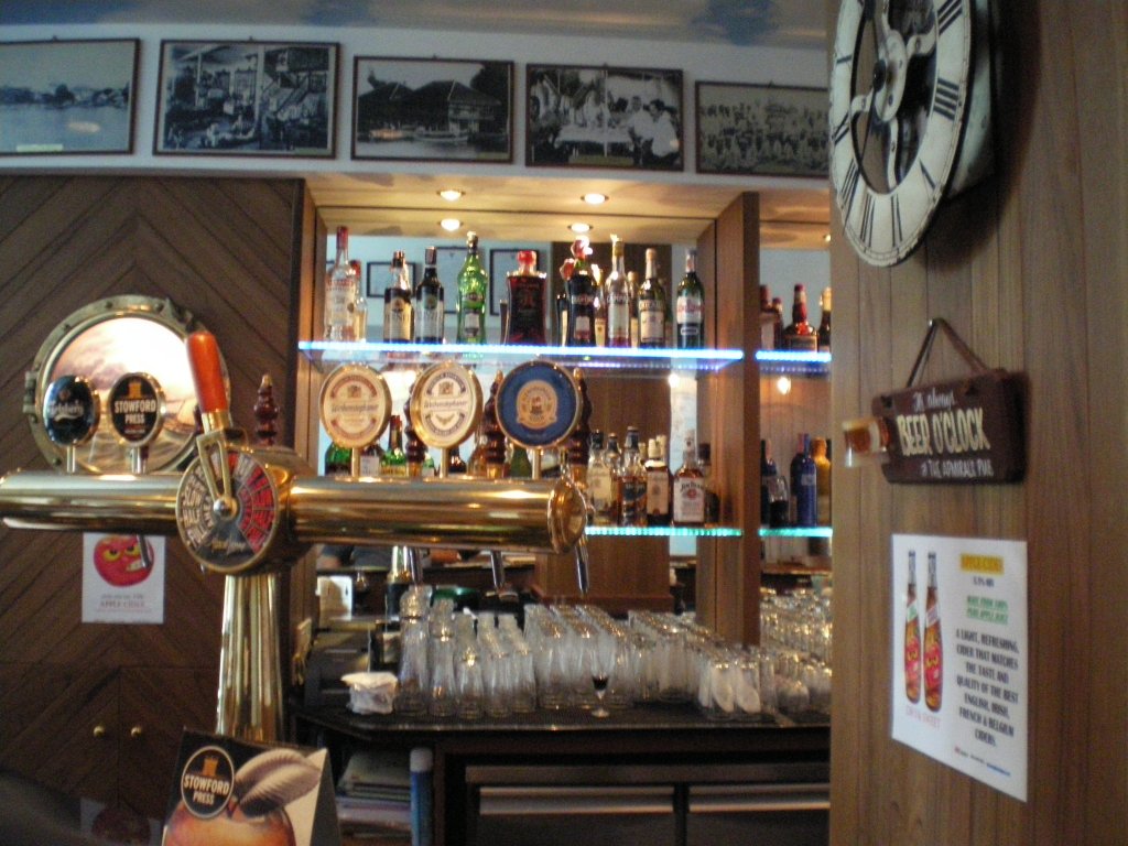 Admiral pub (12).JPG