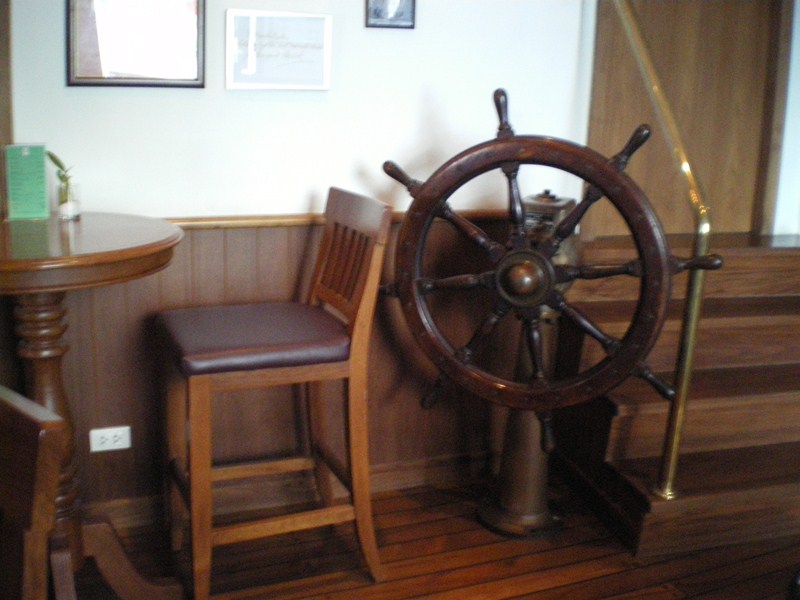 Admiral pub (3).JPG