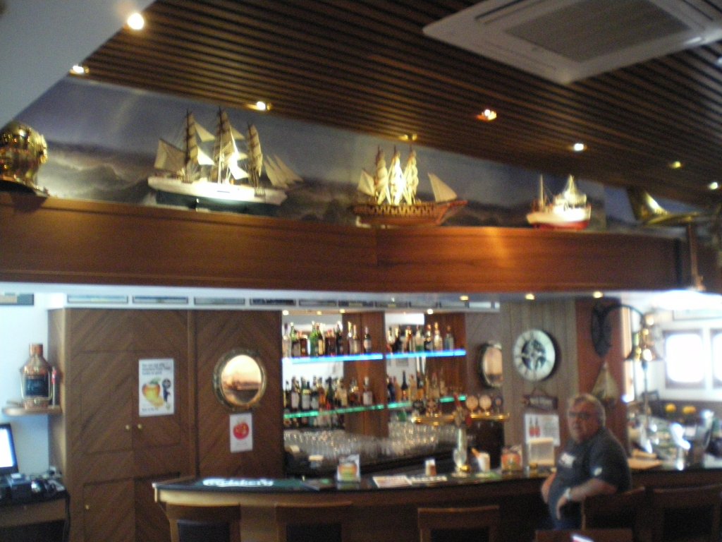 Admiral pub (4).JPG