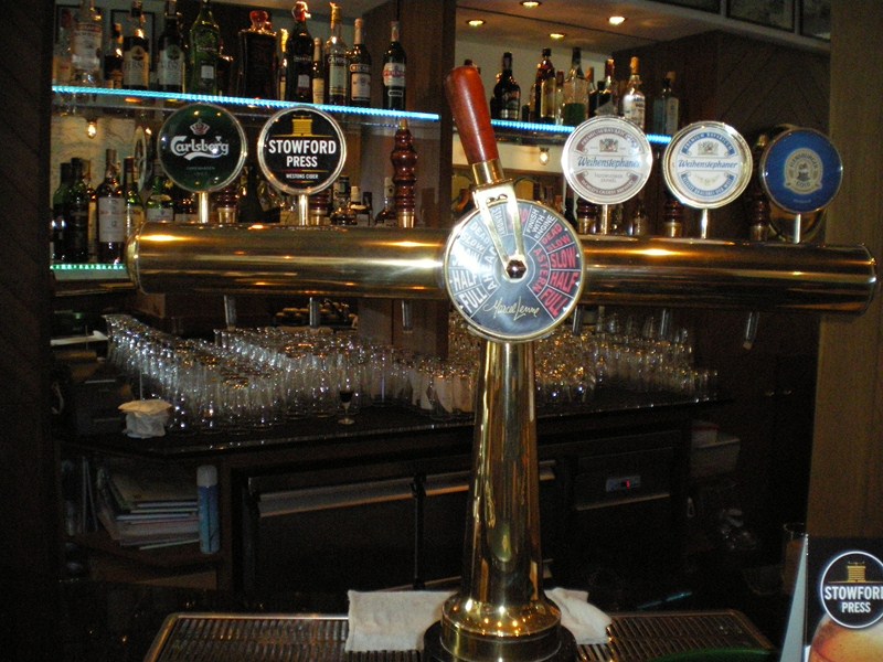Admiral pub (6).JPG
