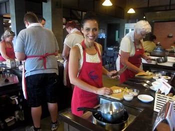 baipai-thai-cooking-school-class-in-bangkok-photo_6965771-350tall.webp