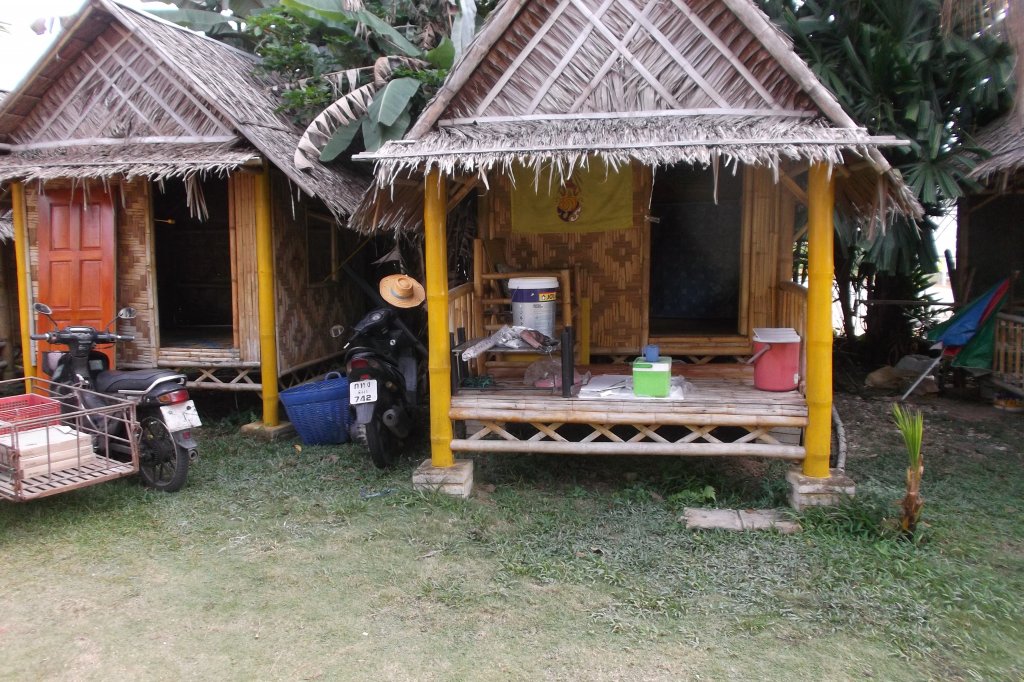 bambo bungalow (2).JPG