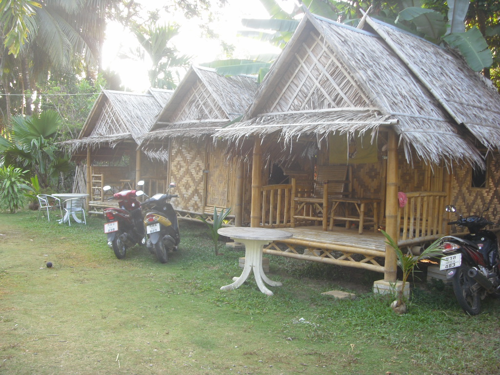 bambo bungalow (3).JPG