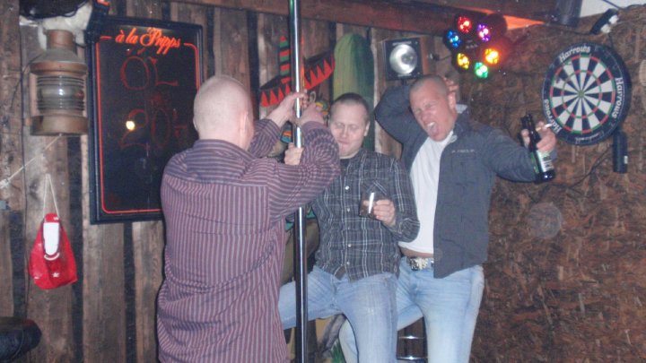 bar tjejerna va inte lika snygga..jpg