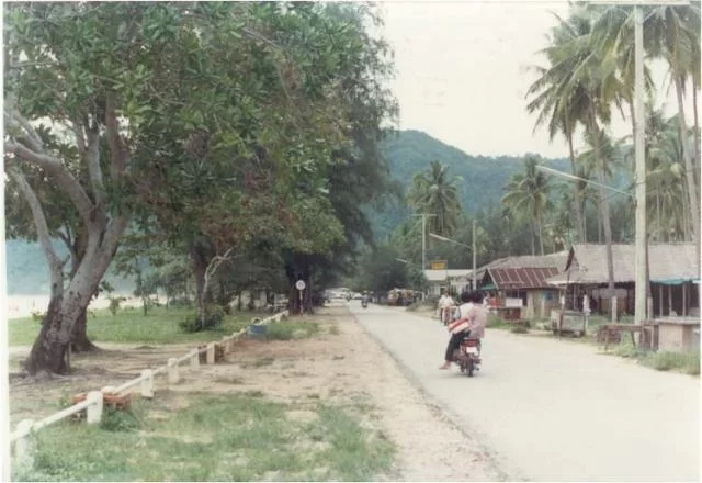 Beach road (2).webp