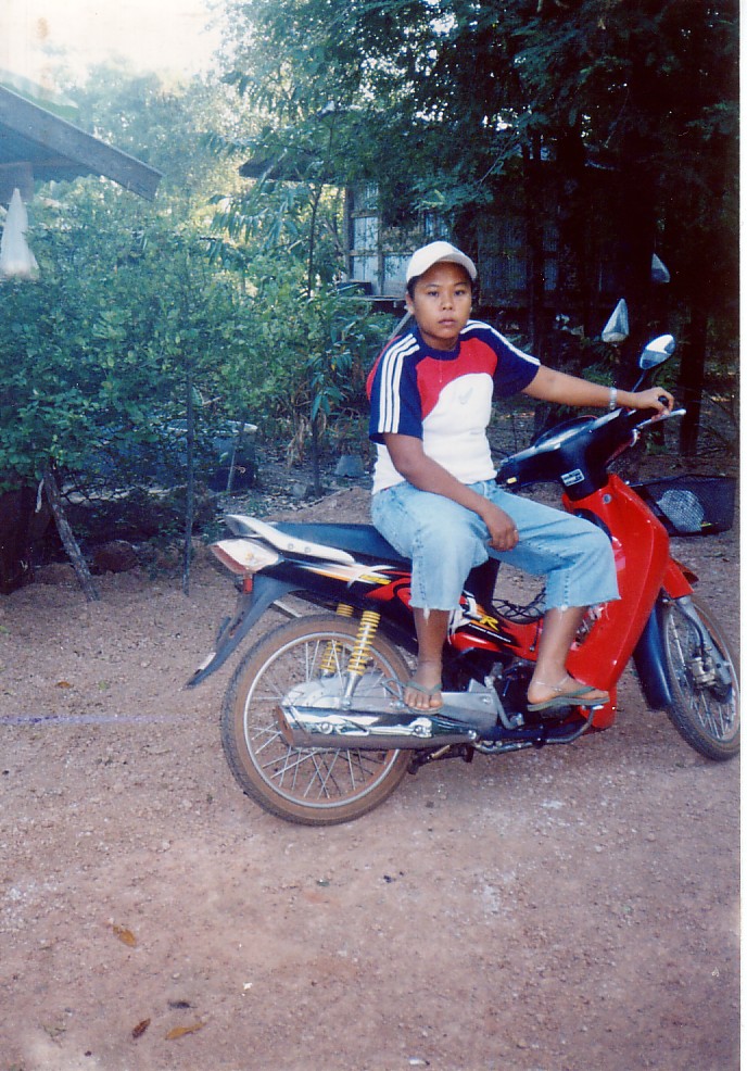 Em på motorbike.jpg