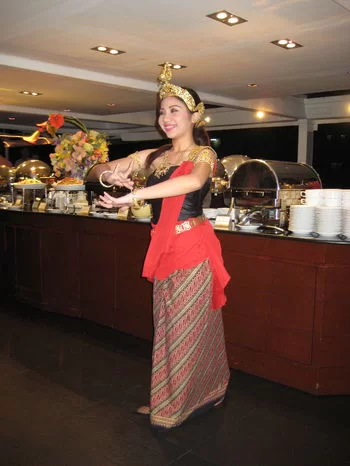 evening-entertainment-photo_2082653-350tall.webp