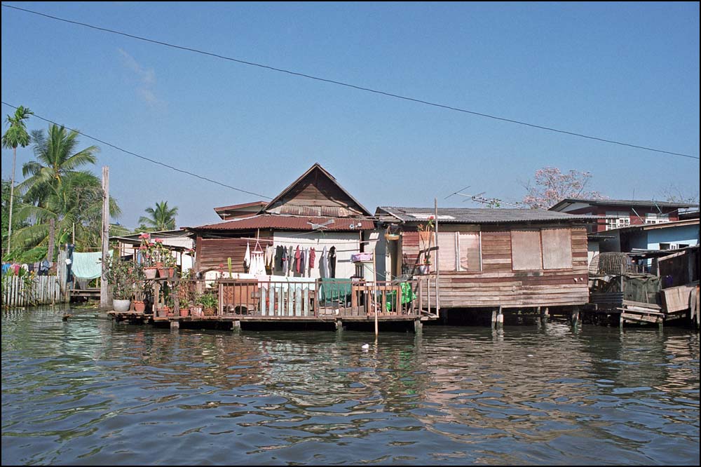 FM-129-21 Bostäder vid khlong BKK.jpg
