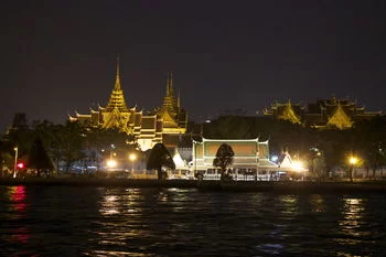 grand-palace-photo_8631235-350tall.webp