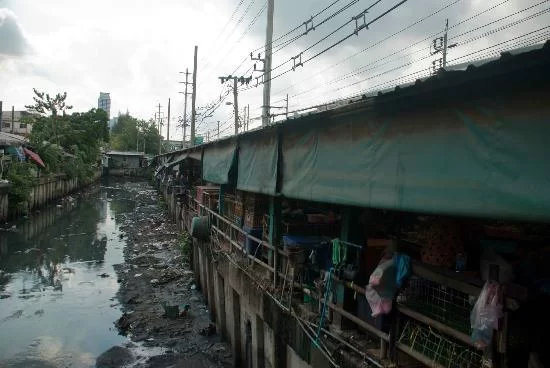 khlong-toey-market-1.webp
