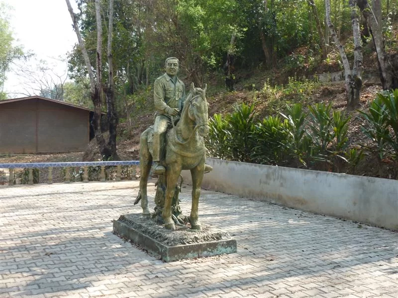 KhunSa.webp