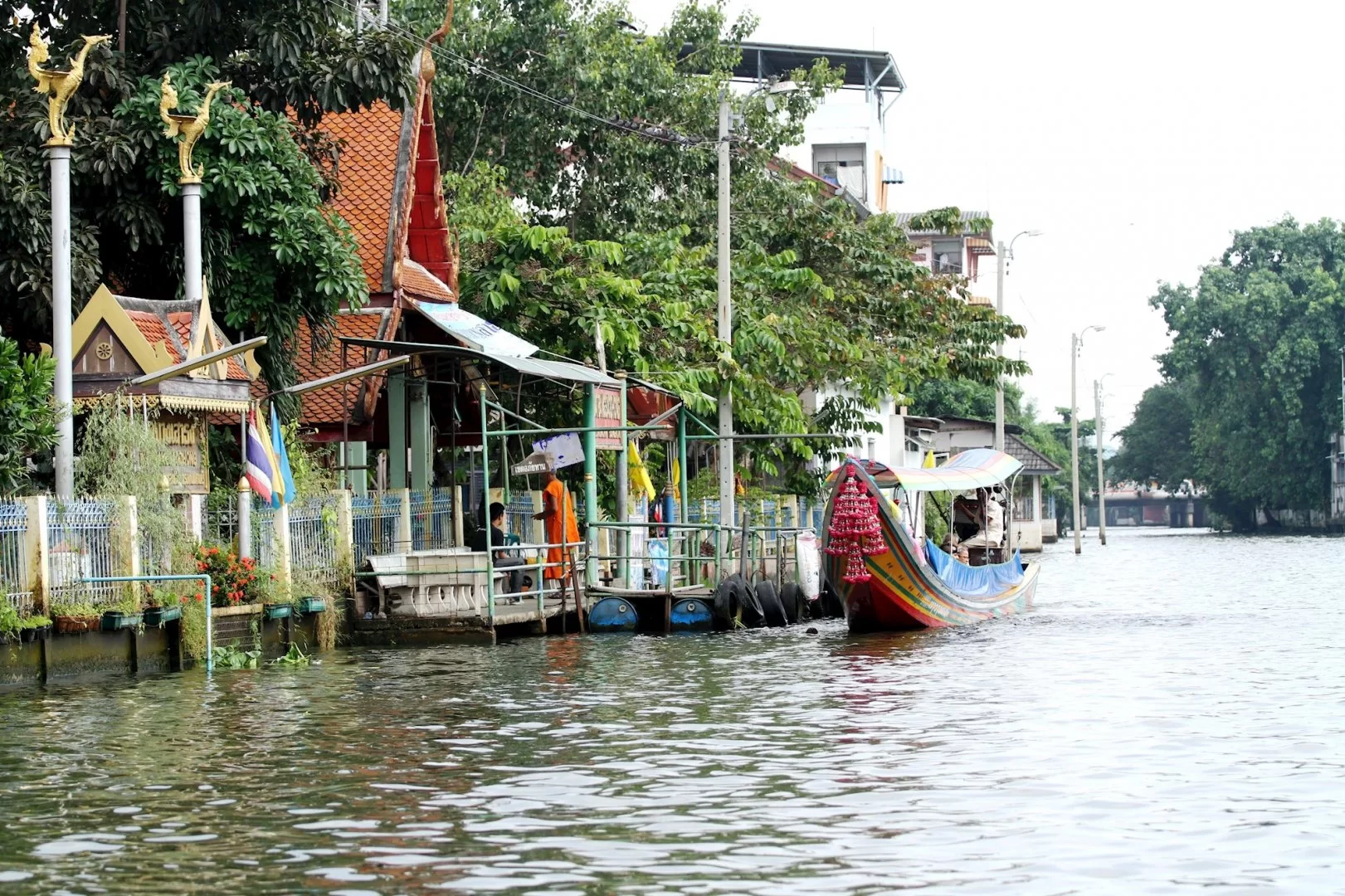 longtail-in-the-klongs.jpg longtail-in-the-klongs.jpg