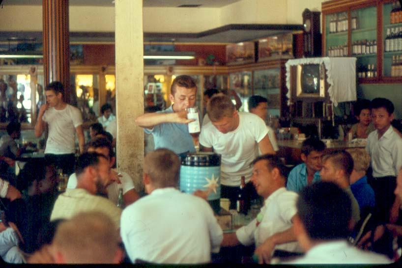 Maersk folk på Mosqito Bar.jpg