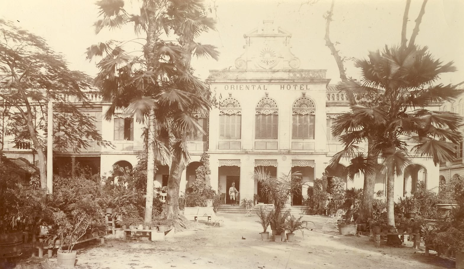 Oriental hotel.webp