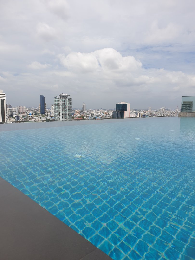 pool Amora.jpg