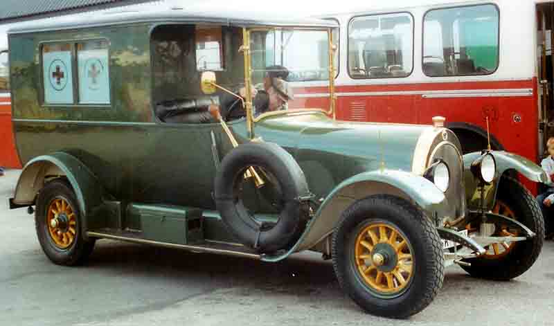 Scania-Vabis_III_Ambulance_1919.jpg