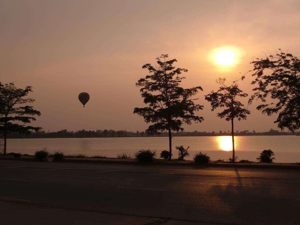 songkran 2011 Khon Kaen 008.jpg