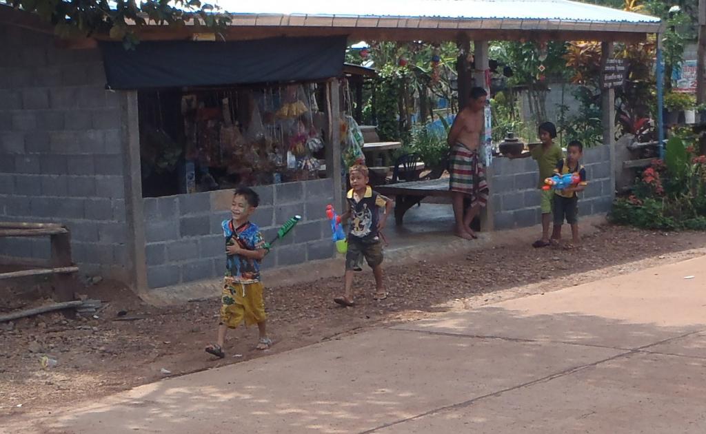 Songkran1.jpg