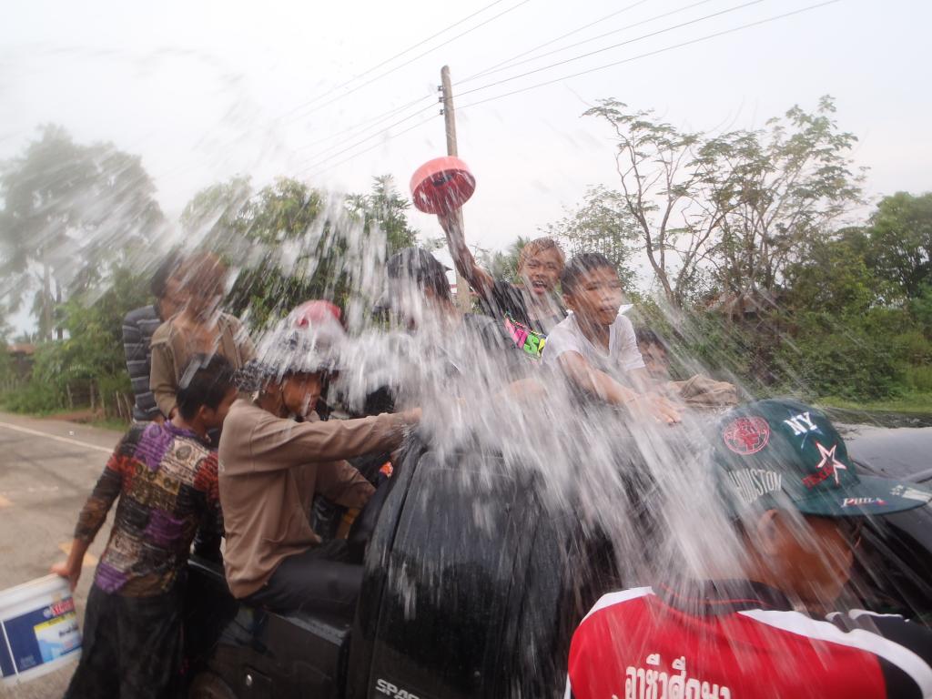 Songkran2.jpg