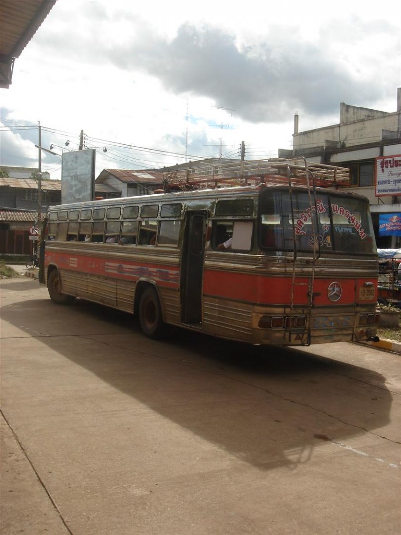 Thai buss-.JPG