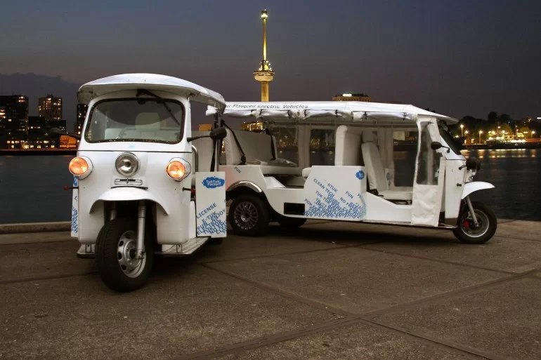 tuktuks.webp