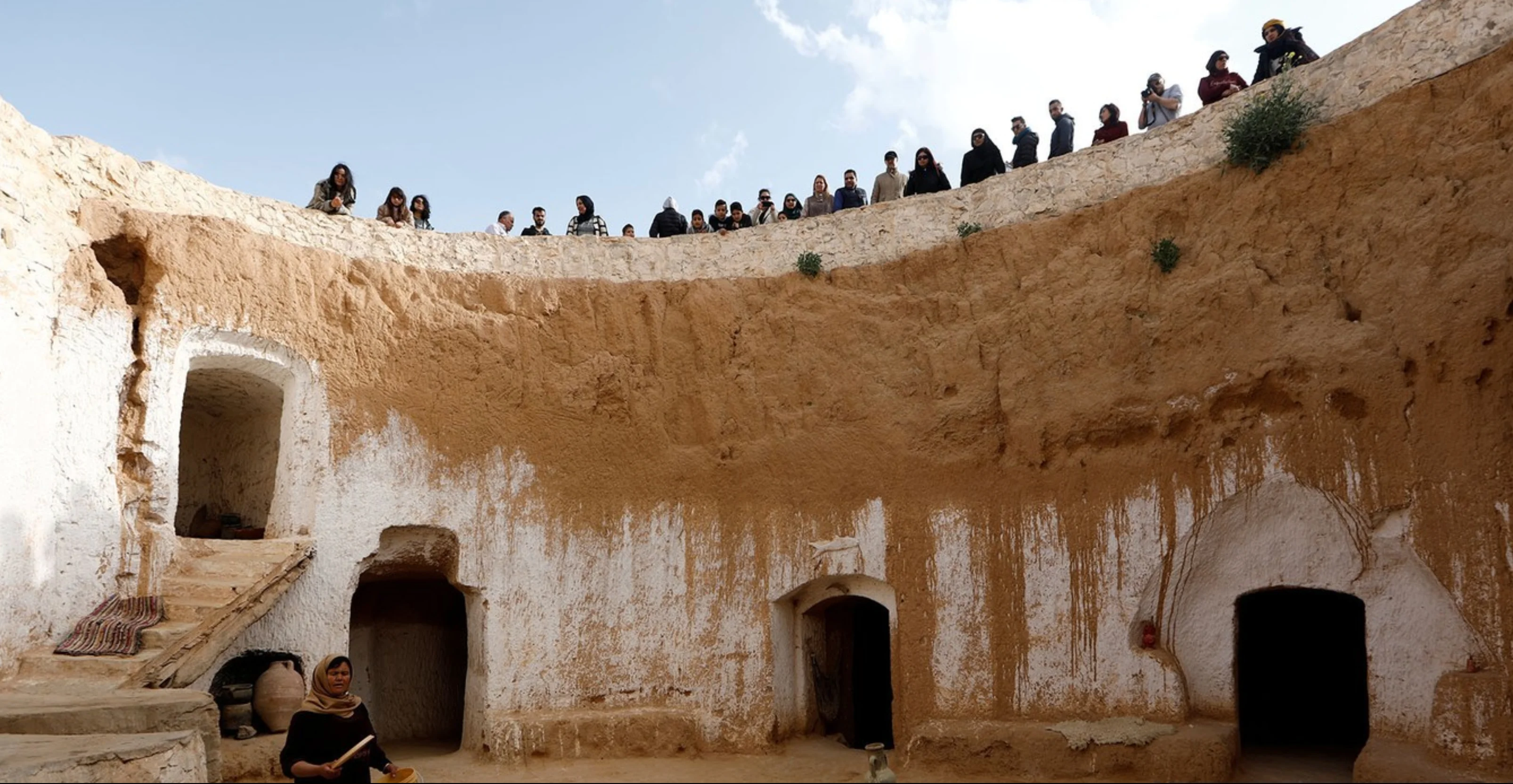 UNDER GROUND.webp