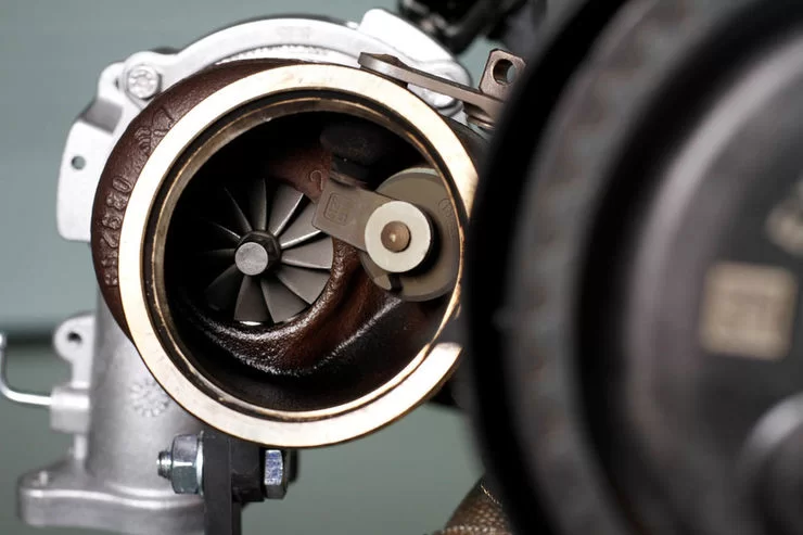 volvo 2L 450hk mekaniskturboavgassidan.webp