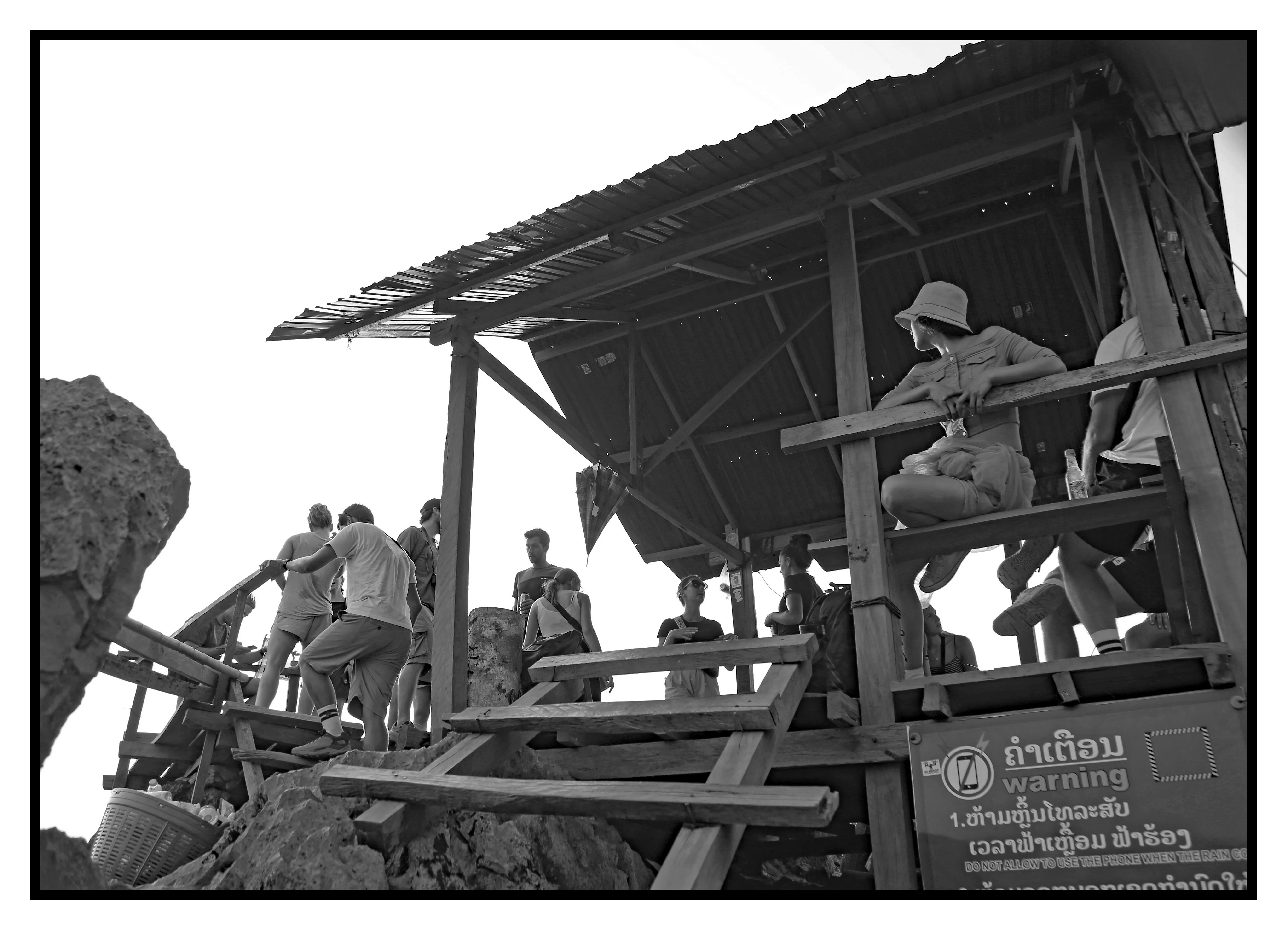 Z18C5637 copy auto haze removal bw ram.webp